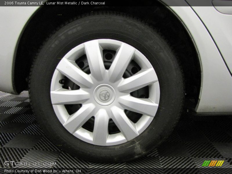 Lunar Mist Metallic / Dark Charcoal 2006 Toyota Camry LE