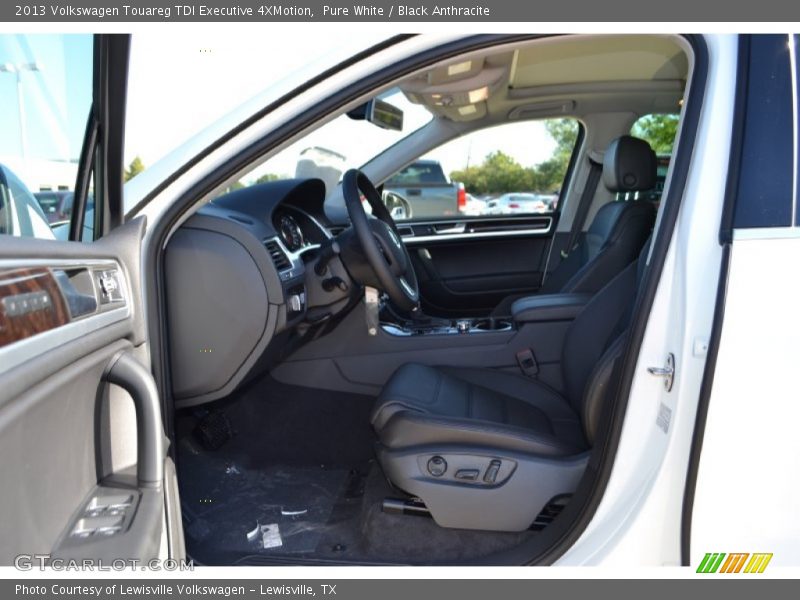 Pure White / Black Anthracite 2013 Volkswagen Touareg TDI Executive 4XMotion