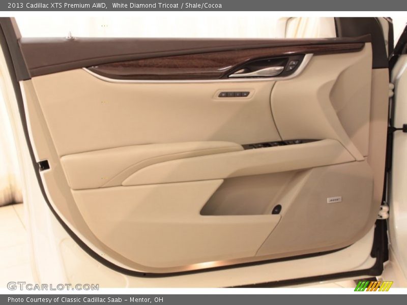 Door Panel of 2013 XTS Premium AWD