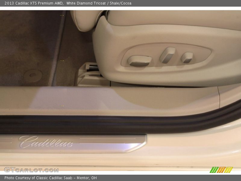 White Diamond Tricoat / Shale/Cocoa 2013 Cadillac XTS Premium AWD