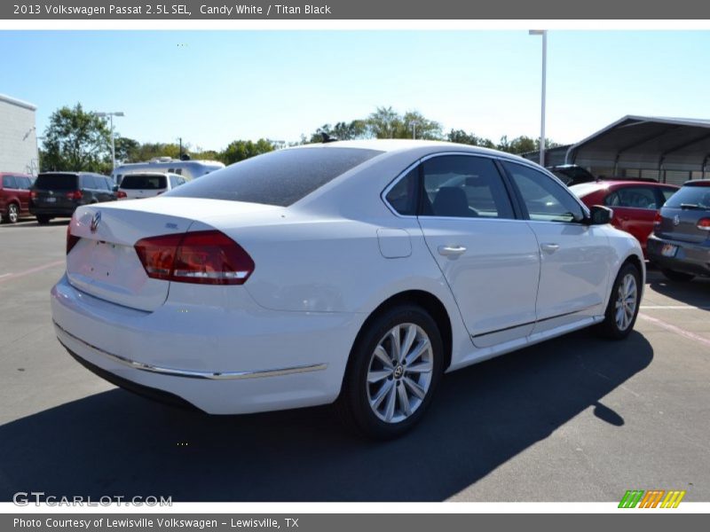 Candy White / Titan Black 2013 Volkswagen Passat 2.5L SEL