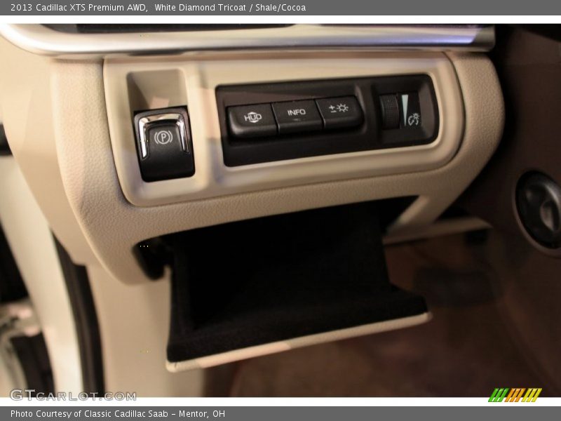 Controls of 2013 XTS Premium AWD