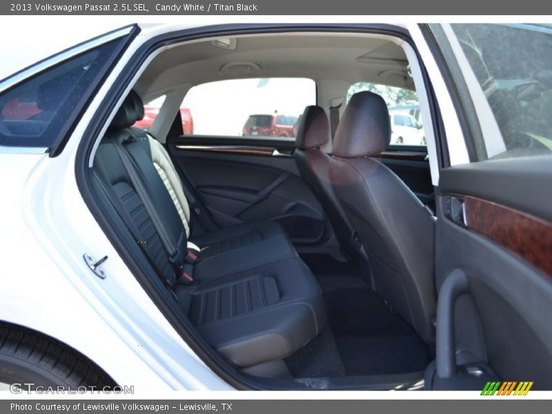 Candy White / Titan Black 2013 Volkswagen Passat 2.5L SEL