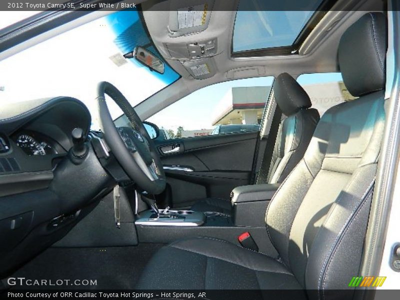 Super White / Black 2012 Toyota Camry SE