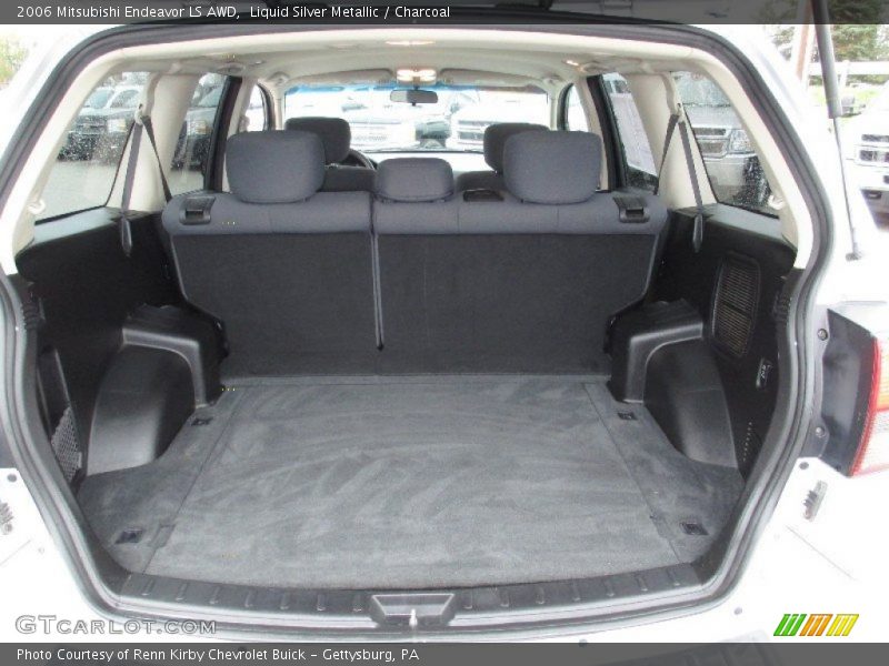  2006 Endeavor LS AWD Trunk