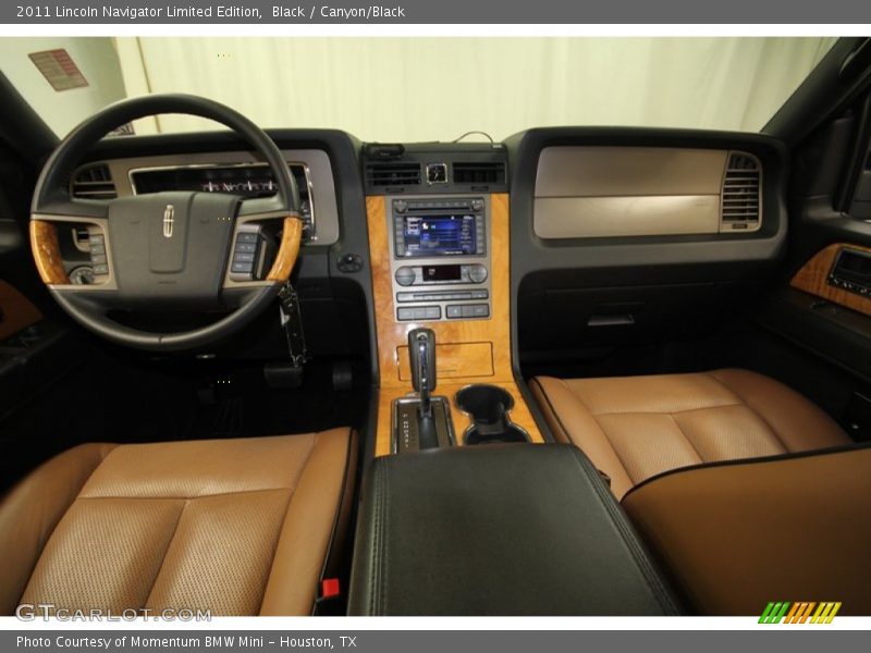 Dashboard of 2011 Navigator Limited Edition