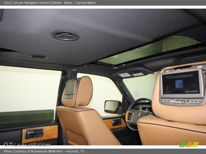 Entertainment System of 2011 Navigator Limited Edition