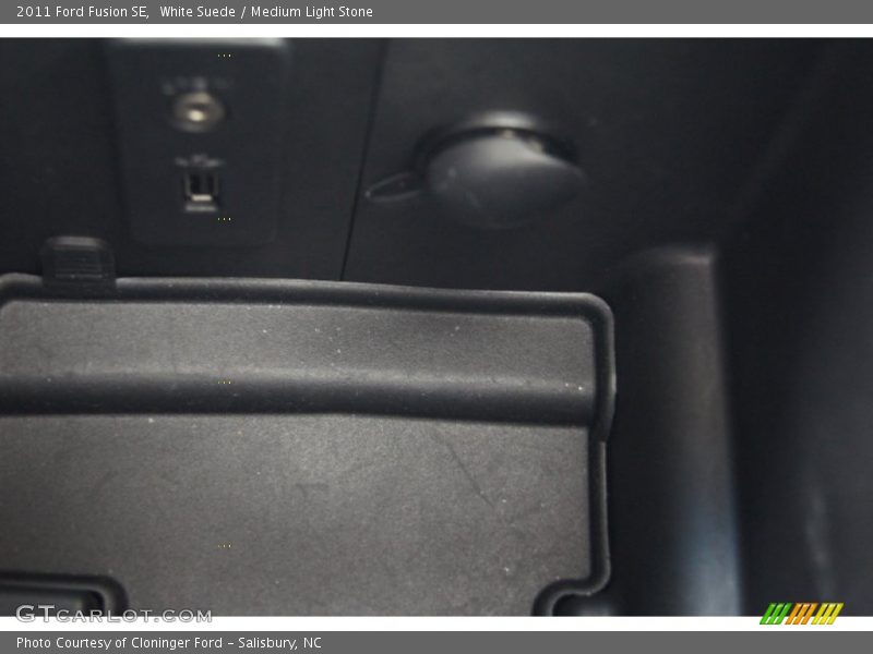 White Suede / Medium Light Stone 2011 Ford Fusion SE