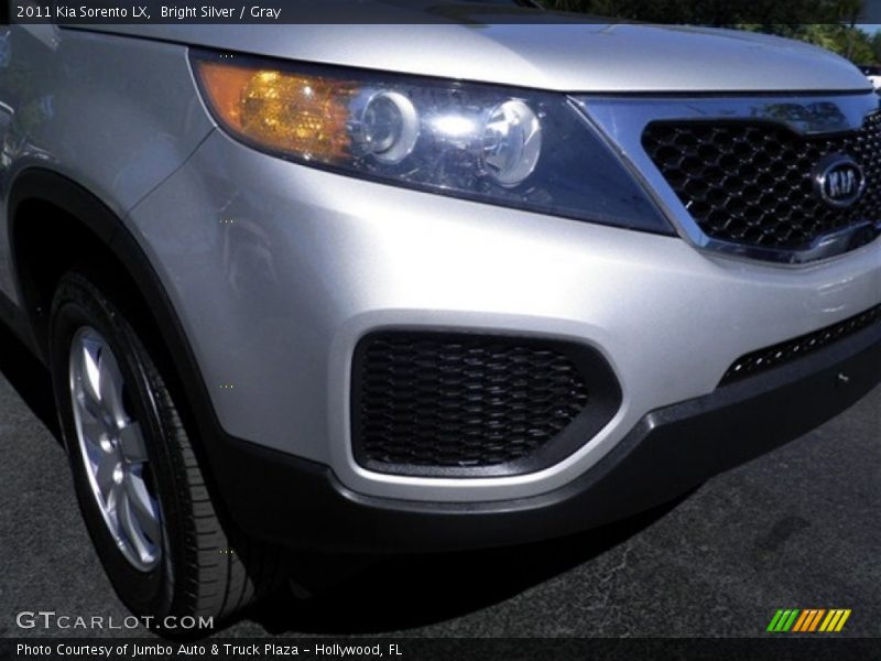 Bright Silver / Gray 2011 Kia Sorento LX