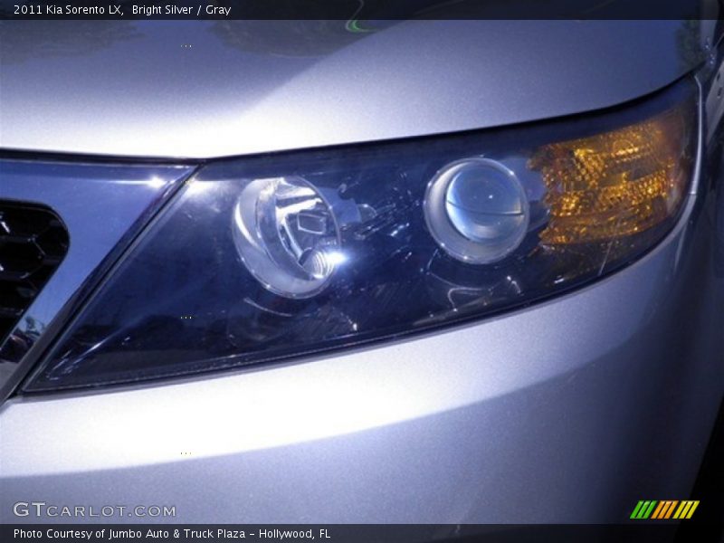 Bright Silver / Gray 2011 Kia Sorento LX