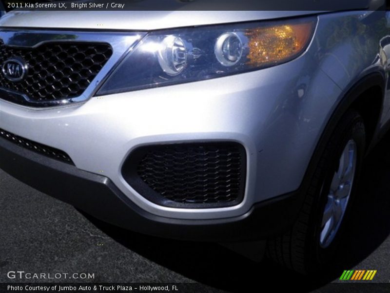 Bright Silver / Gray 2011 Kia Sorento LX