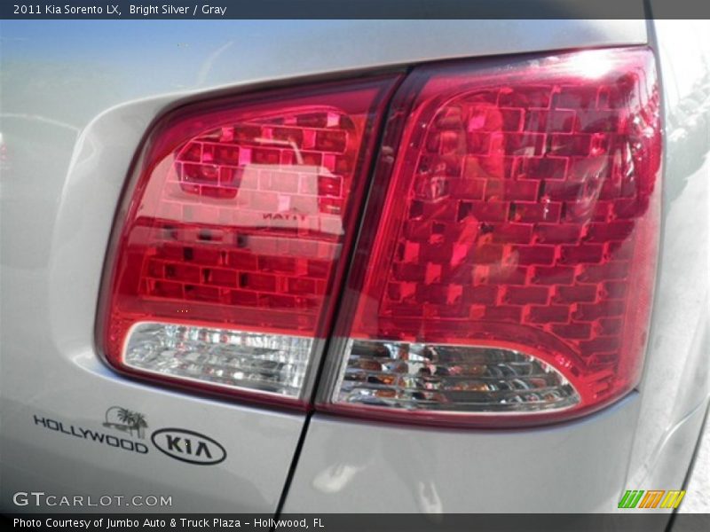Bright Silver / Gray 2011 Kia Sorento LX