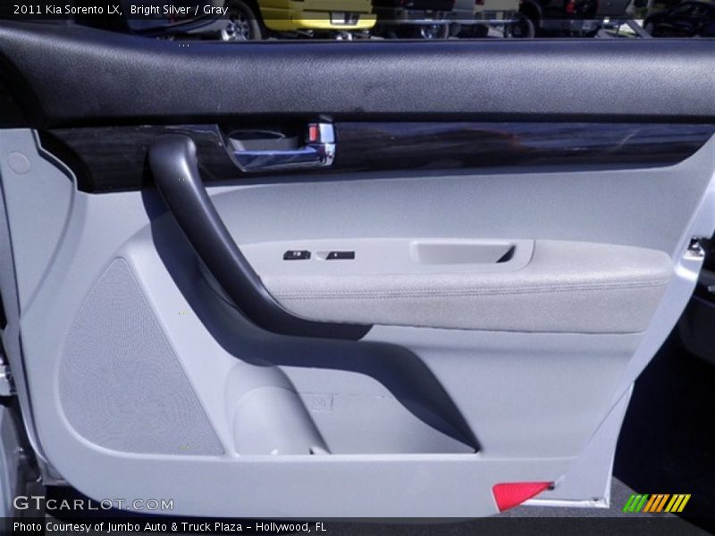 Bright Silver / Gray 2011 Kia Sorento LX