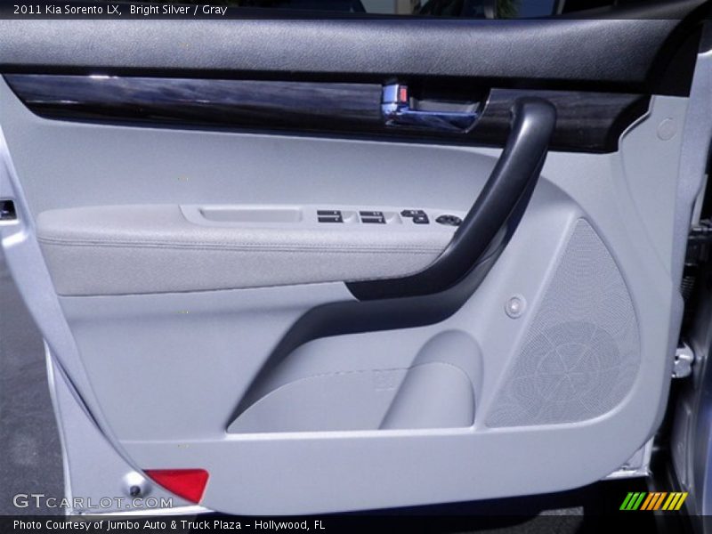 Bright Silver / Gray 2011 Kia Sorento LX