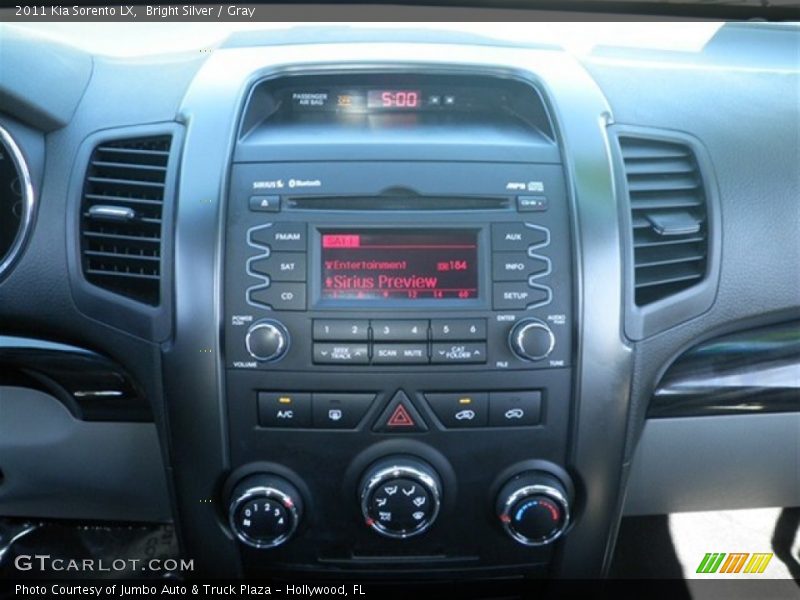 Bright Silver / Gray 2011 Kia Sorento LX