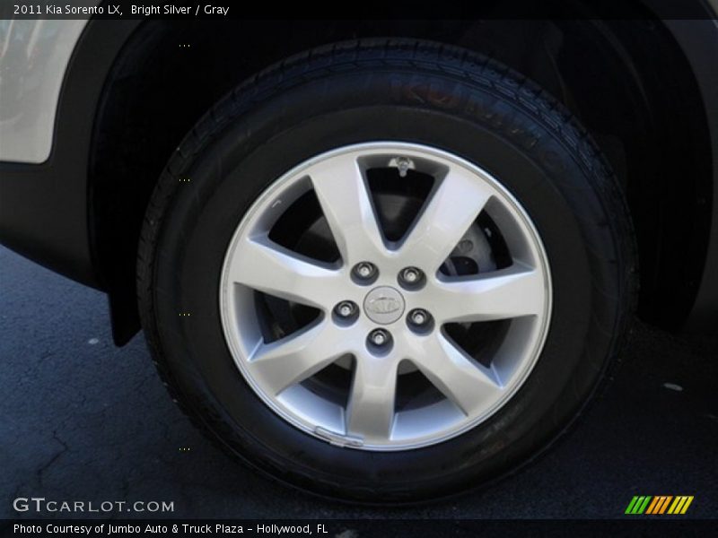 Bright Silver / Gray 2011 Kia Sorento LX