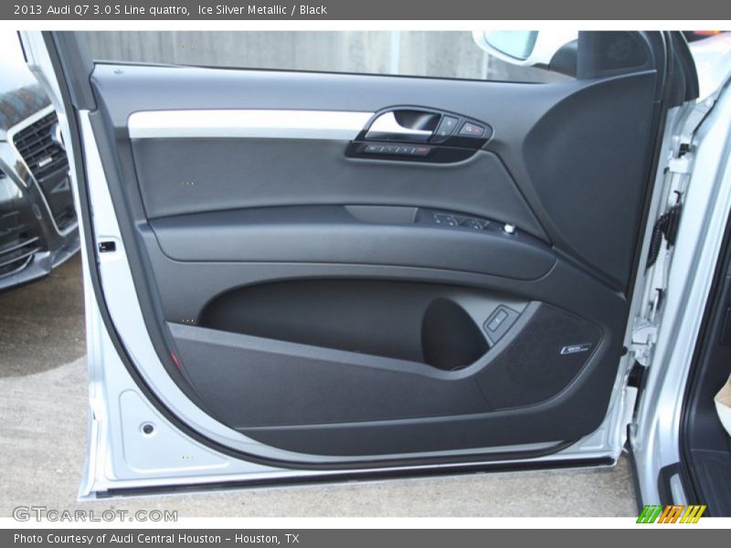 Door Panel of 2013 Q7 3.0 S Line quattro