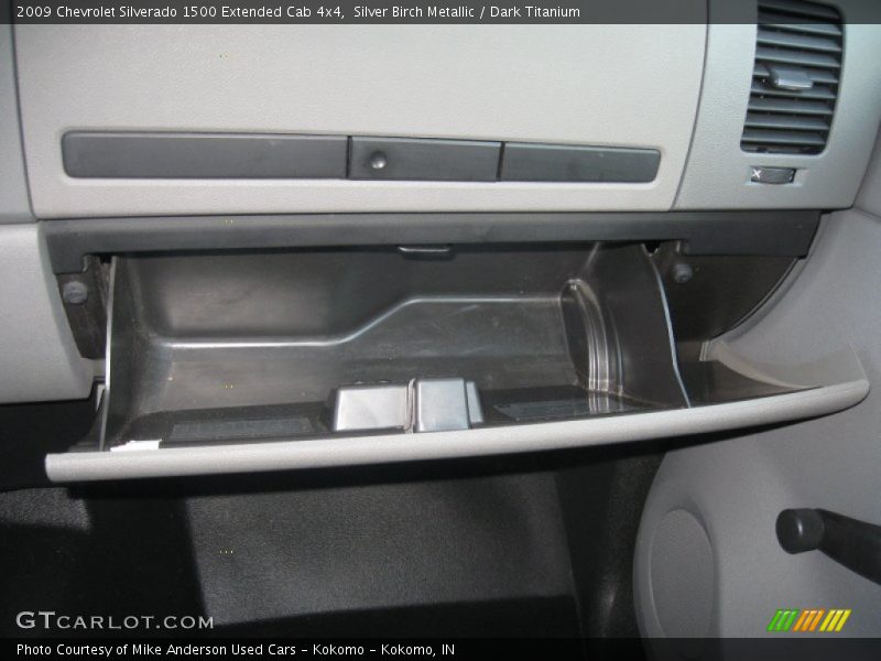 Silver Birch Metallic / Dark Titanium 2009 Chevrolet Silverado 1500 Extended Cab 4x4