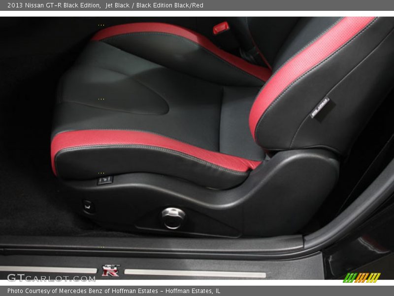 Front Seat of 2013 GT-R Black Edition