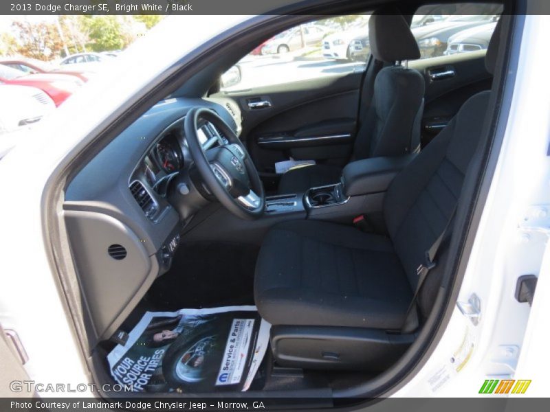 Bright White / Black 2013 Dodge Charger SE