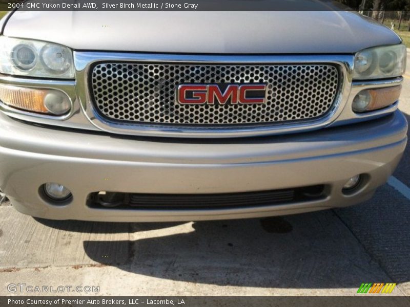 Silver Birch Metallic / Stone Gray 2004 GMC Yukon Denali AWD