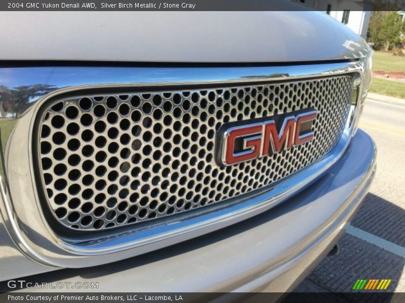 Silver Birch Metallic / Stone Gray 2004 GMC Yukon Denali AWD