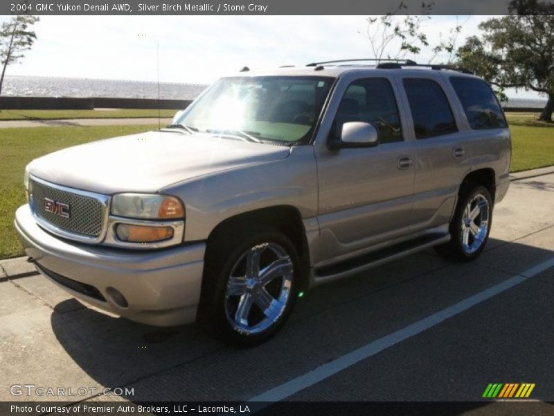 Silver Birch Metallic / Stone Gray 2004 GMC Yukon Denali AWD