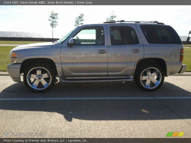 Silver Birch Metallic / Stone Gray 2004 GMC Yukon Denali AWD