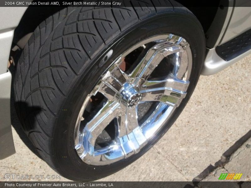 Silver Birch Metallic / Stone Gray 2004 GMC Yukon Denali AWD