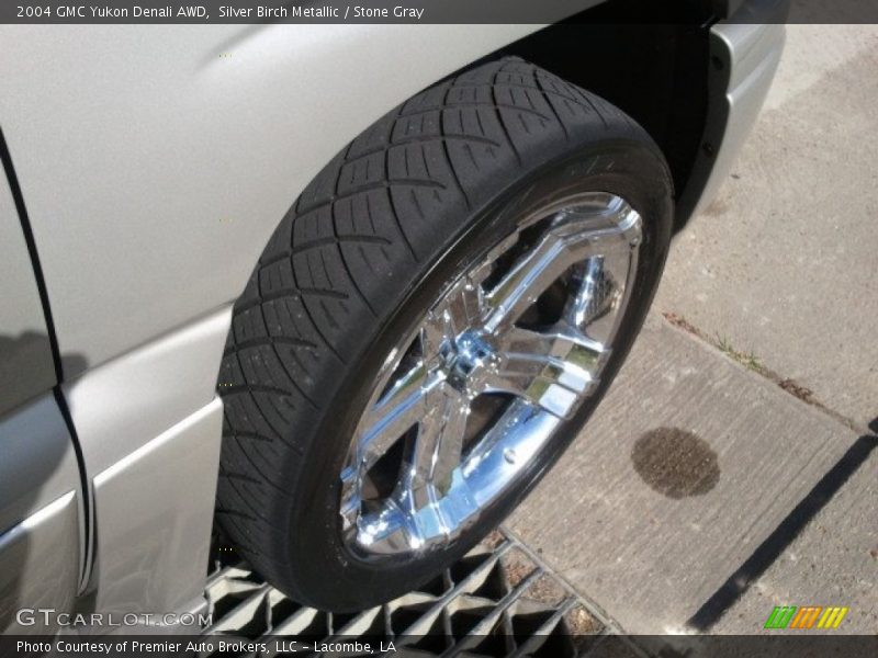 Silver Birch Metallic / Stone Gray 2004 GMC Yukon Denali AWD