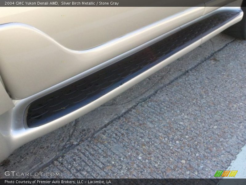 Silver Birch Metallic / Stone Gray 2004 GMC Yukon Denali AWD