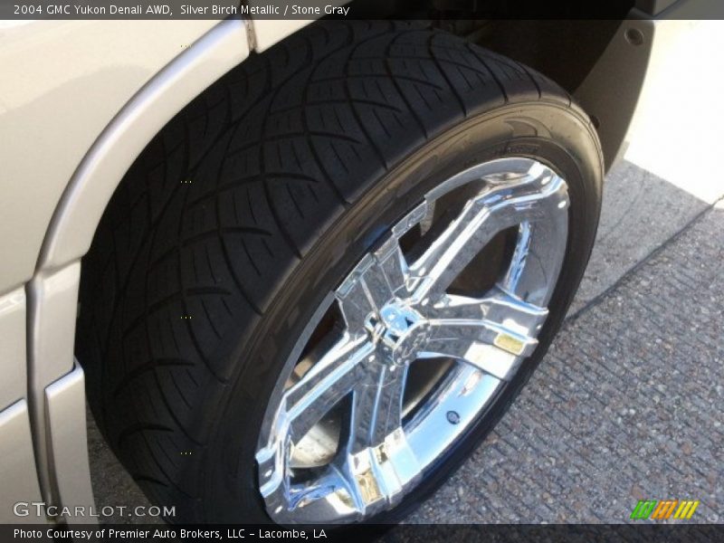 Silver Birch Metallic / Stone Gray 2004 GMC Yukon Denali AWD