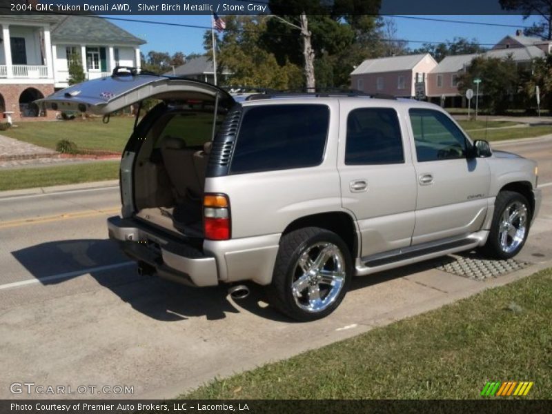 Silver Birch Metallic / Stone Gray 2004 GMC Yukon Denali AWD