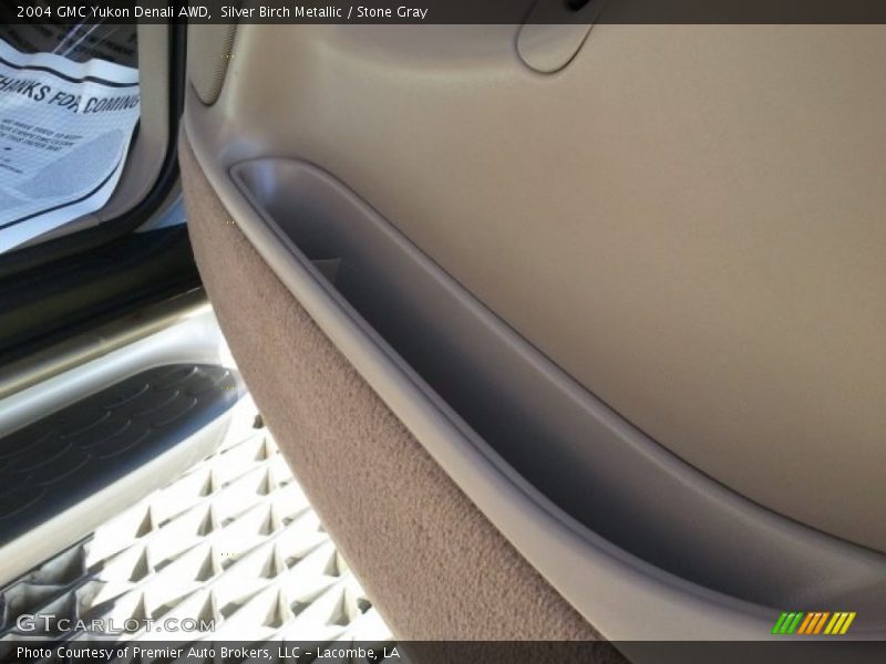Silver Birch Metallic / Stone Gray 2004 GMC Yukon Denali AWD