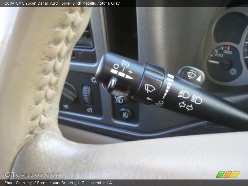 Silver Birch Metallic / Stone Gray 2004 GMC Yukon Denali AWD