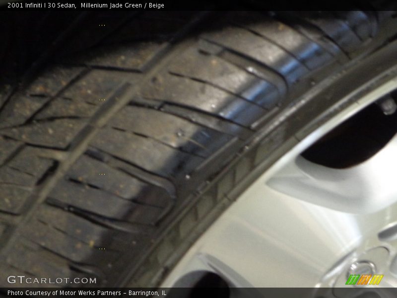 Millenium Jade Green / Beige 2001 Infiniti I 30 Sedan