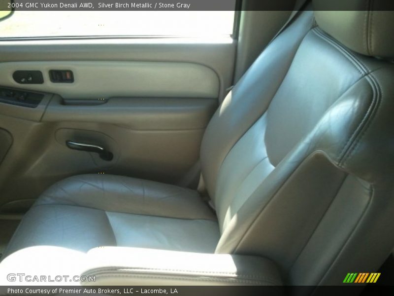 Silver Birch Metallic / Stone Gray 2004 GMC Yukon Denali AWD