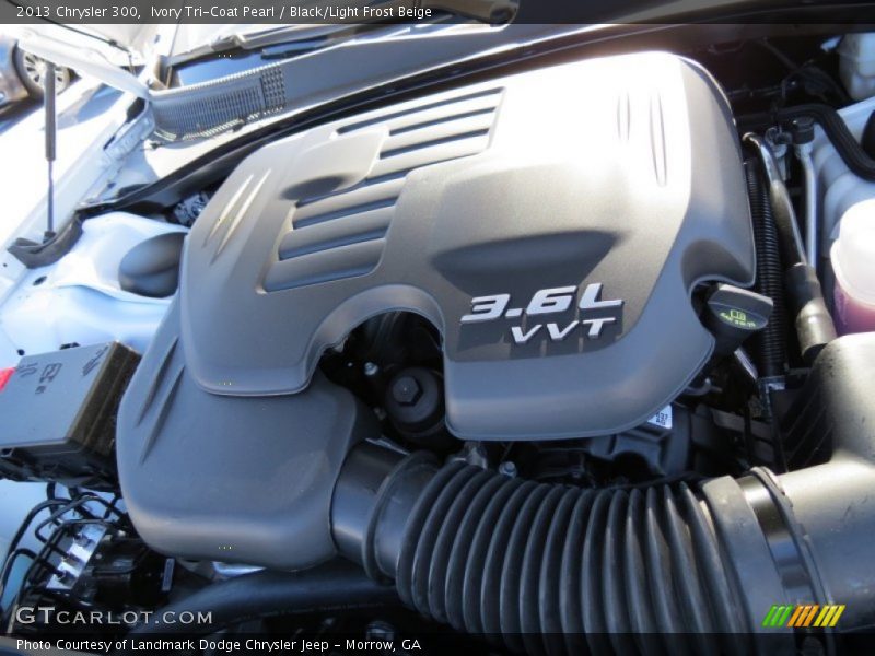 Ivory Tri-Coat Pearl / Black/Light Frost Beige 2013 Chrysler 300