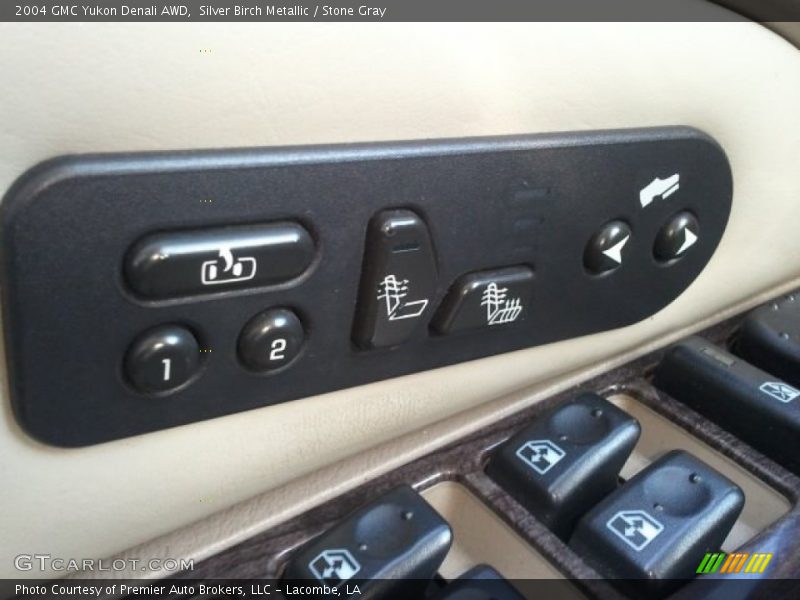 Silver Birch Metallic / Stone Gray 2004 GMC Yukon Denali AWD