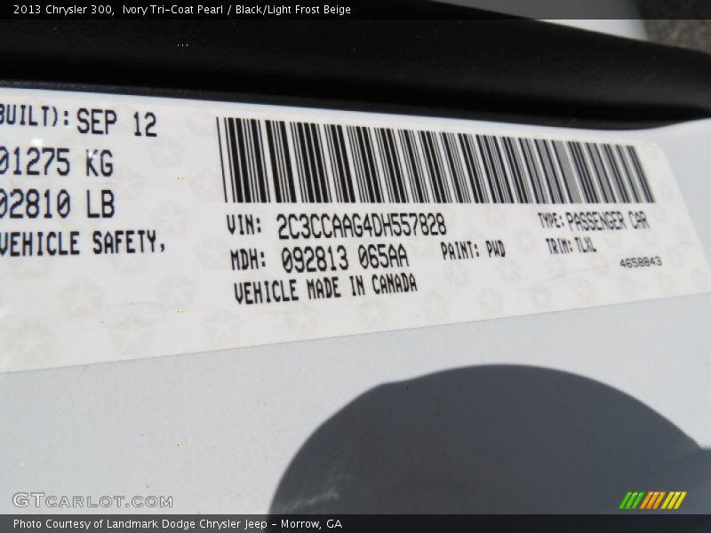 Ivory Tri-Coat Pearl / Black/Light Frost Beige 2013 Chrysler 300