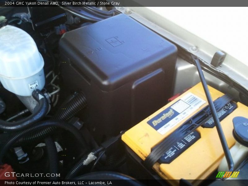 Silver Birch Metallic / Stone Gray 2004 GMC Yukon Denali AWD