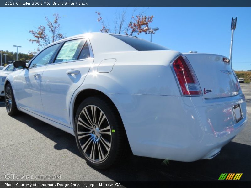 Bright White / Black 2013 Chrysler 300 S V6