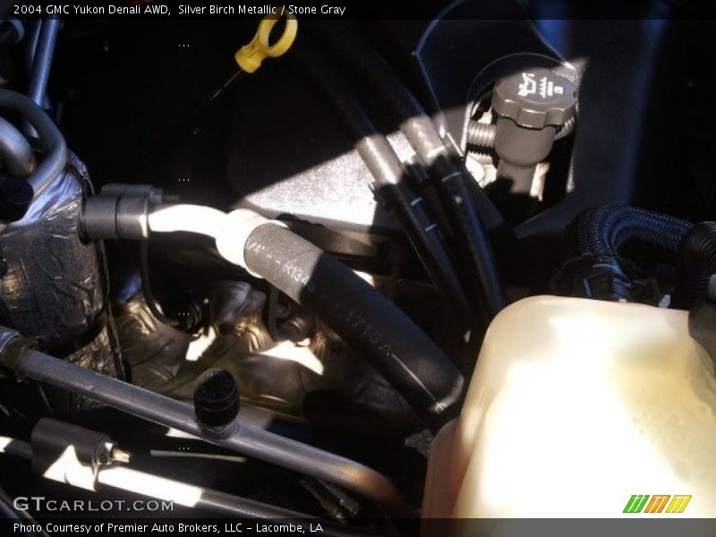Silver Birch Metallic / Stone Gray 2004 GMC Yukon Denali AWD