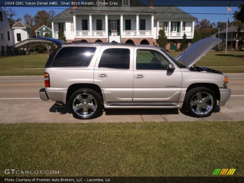 Silver Birch Metallic / Stone Gray 2004 GMC Yukon Denali AWD