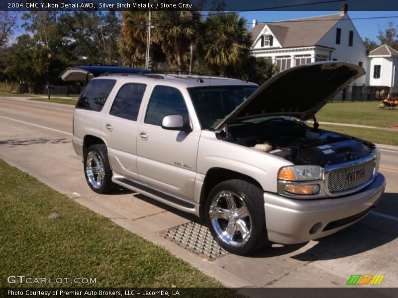 Silver Birch Metallic / Stone Gray 2004 GMC Yukon Denali AWD