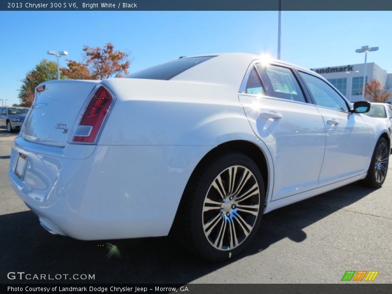 Bright White / Black 2013 Chrysler 300 S V6
