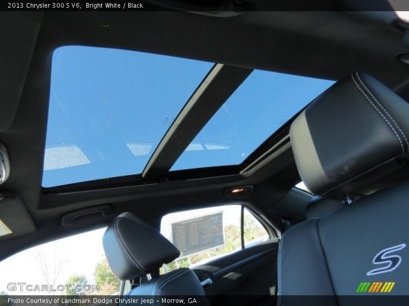 Bright White / Black 2013 Chrysler 300 S V6
