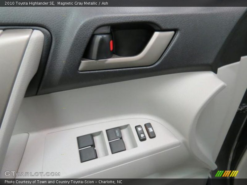 Magnetic Gray Metallic / Ash 2010 Toyota Highlander SE