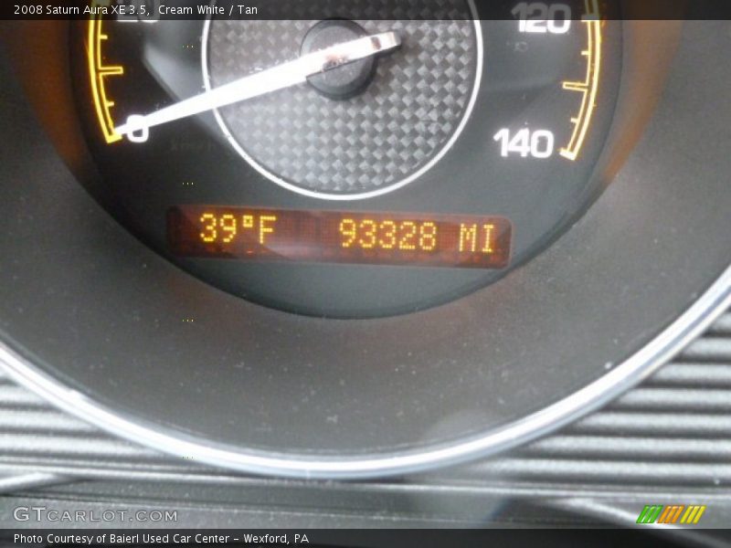 Cream White / Tan 2008 Saturn Aura XE 3.5