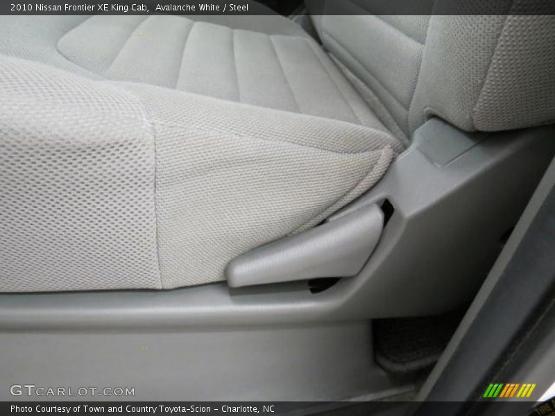 Avalanche White / Steel 2010 Nissan Frontier XE King Cab
